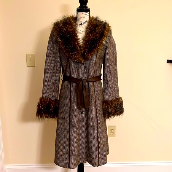 Vintage-Inspired DKNY Herringbone Midi Coat with Fur Collar & Cuffs - Picture 1 of 8